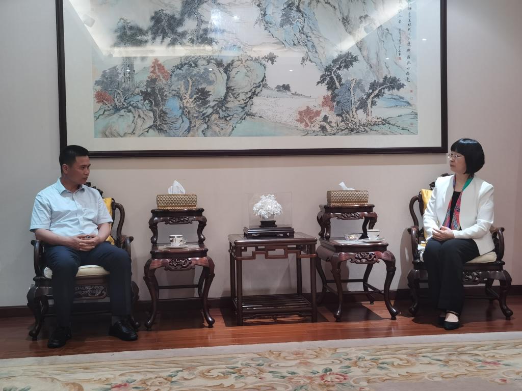 阿曼杜库姆侨商会会长